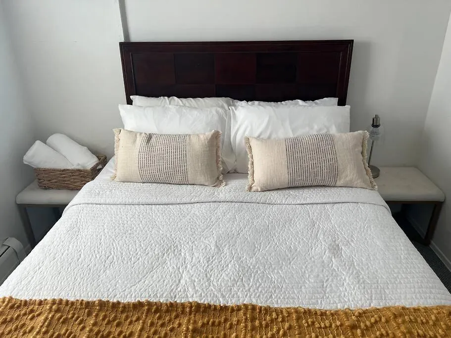 Cozy Lovely 2 Bedroom Apt, 5 Mins From Jfk New York ABD