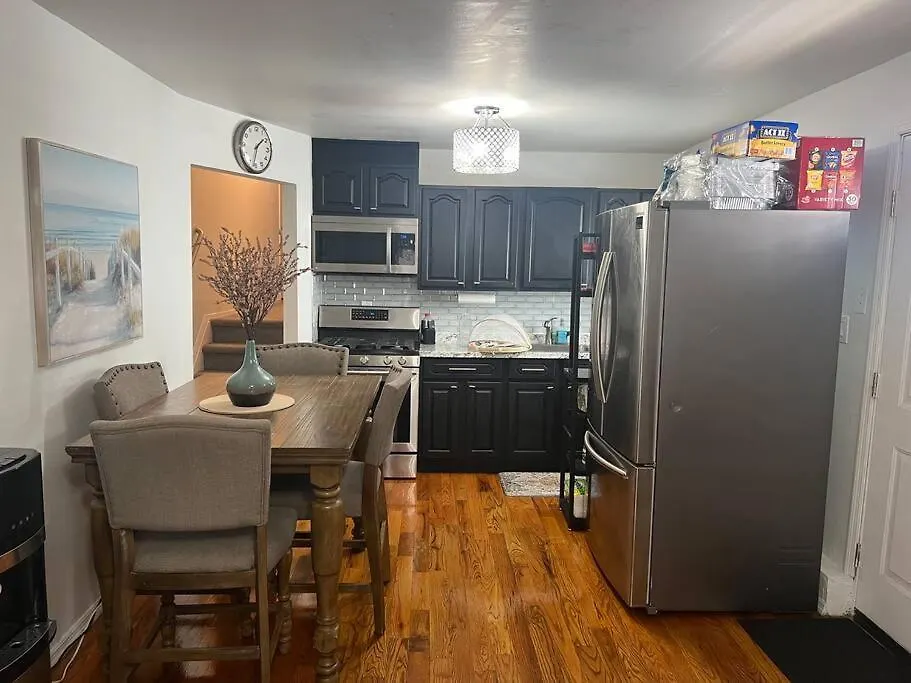 Cozy Lovely 2 Bedroom Apt, 5 Mins From Jfk New York 0*,  ABD